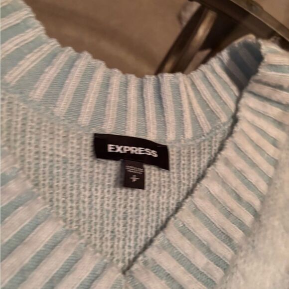 Express Mint Green Sweater - Picture 2 of 3